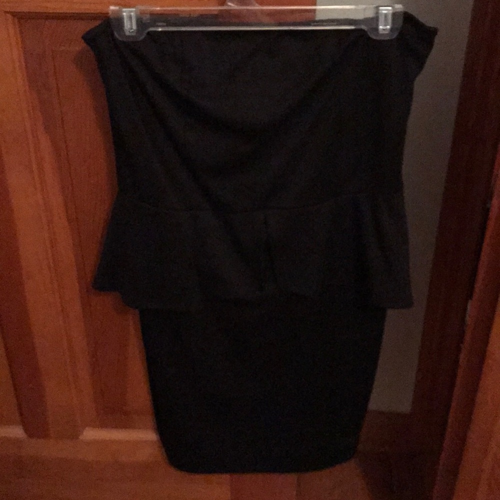 Peplum strapless Forever 21 Dress